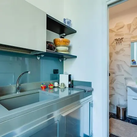 A Lovely Modern Nest In The Center Of