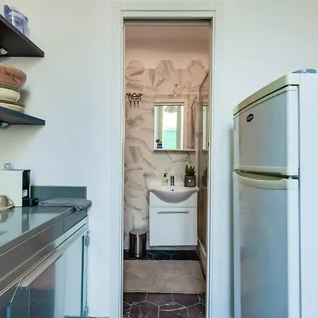 A Lovely Modern Nest In The Center Of Apartment *
