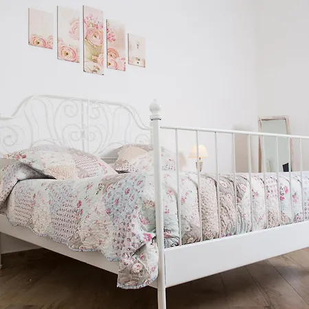 Apartment Aparthotel In Pieno Centro Storico Naples