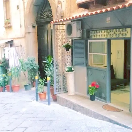 Annare * Naples