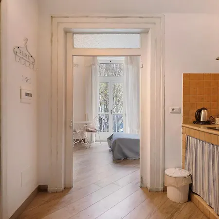 Aparthotel In Pieno Centro Storico * Naples