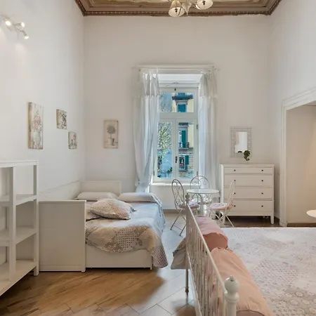 Apartment Aparthotel In Pieno Centro Storico Naples