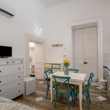 Aparthotel In Pieno Centro Storico Apartment *
