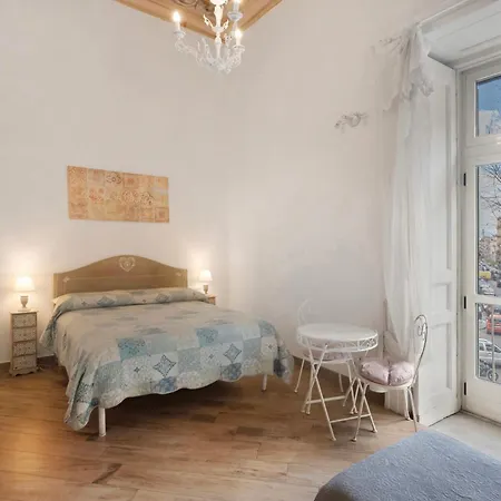 Aparthotel In Pieno Centro Storico * Naples