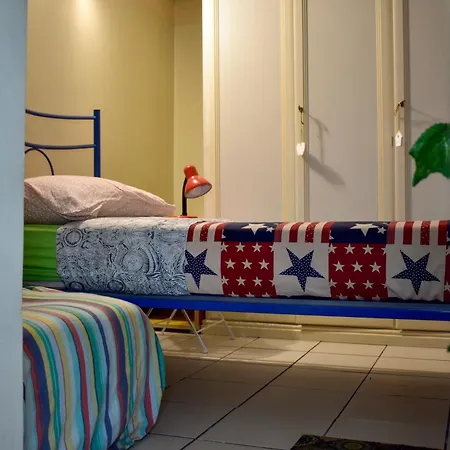 Bed-letto-cama In Shared Condivisa Bed & Breakfast *