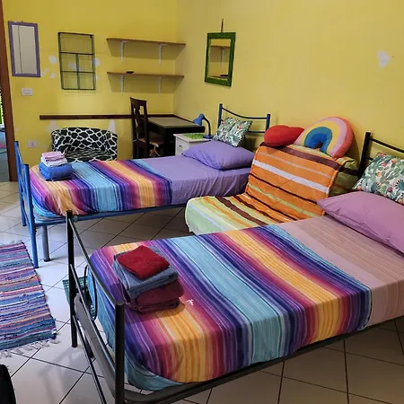 Bed-letto-cama In Shared Condivisa Naples