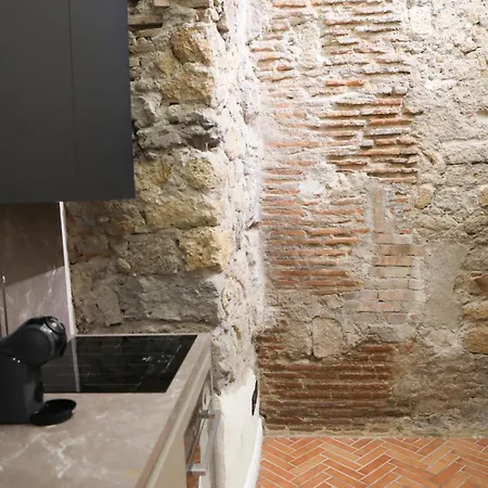 Odeon Neapolis Pensión *