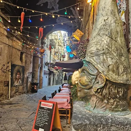 Niloufar * Naples