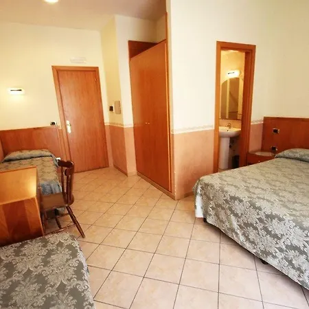 Hotel Zara 2*