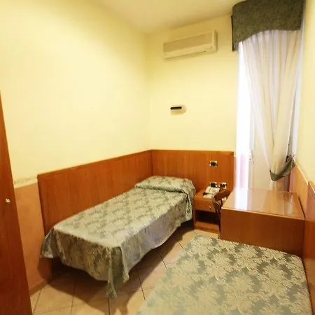 Hotel Zara 2*