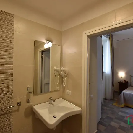 Dimora Conte Di Ruvo Bed and Breakfast