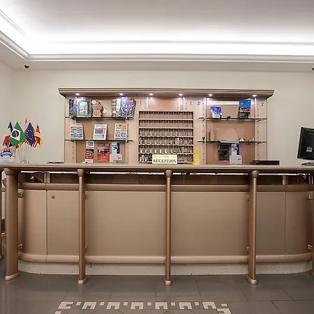 阿尔伯格德尔高尔夫酒店 酒店
