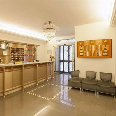 阿尔伯格德尔高尔夫酒店 3*