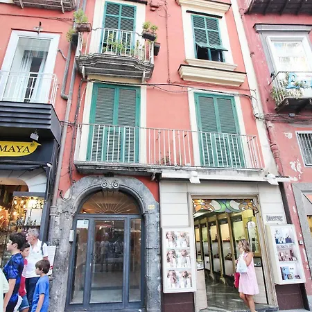那不勒斯2号住宿加早餐旅馆 2*