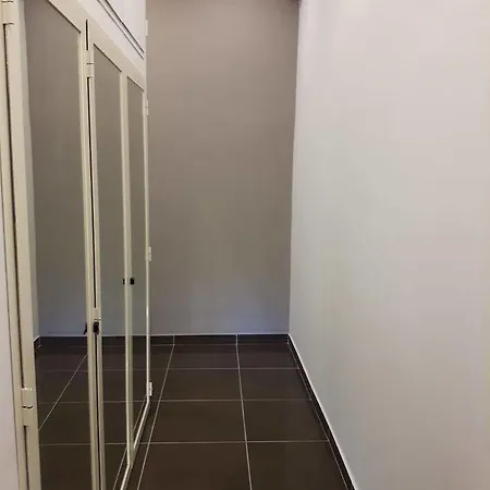 Be Italian Flat Bovio בית הארחה נאפולי