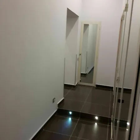 Be Italian Flat Bovio בית הארחה נאפולי
