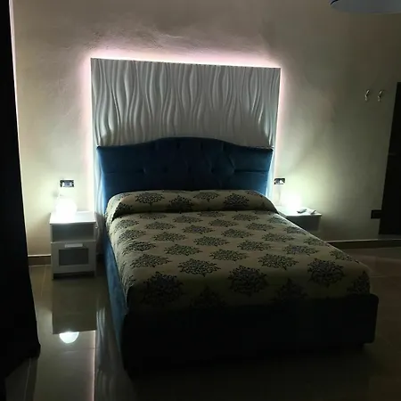 Beverello فندق نابولي