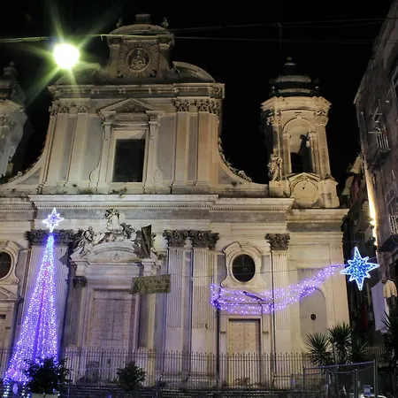 Maria Konukevi Napoli