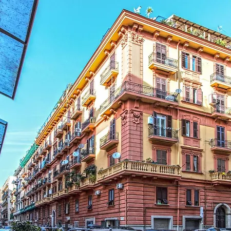 Ferdinando Arthouse Oversized Modern - By Gocce Team Appartement