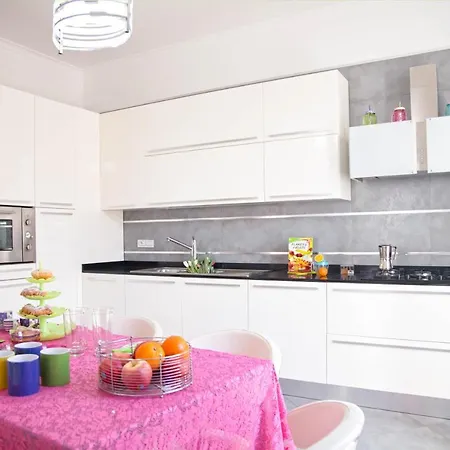 Ferdinando Arthouse Oversized Modern - By Gocce Team Appartement *