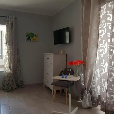 Apartment Piazza Dante 22
