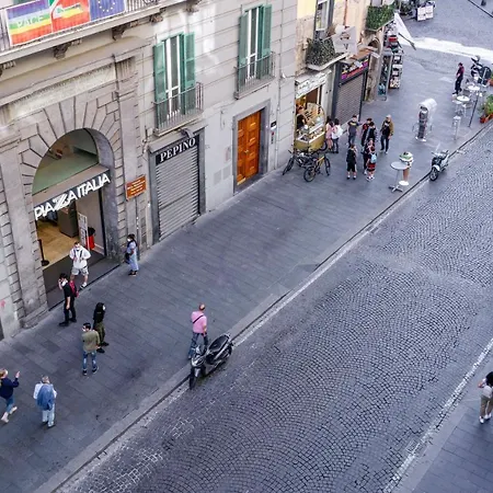 Piazza Carita Pensión
