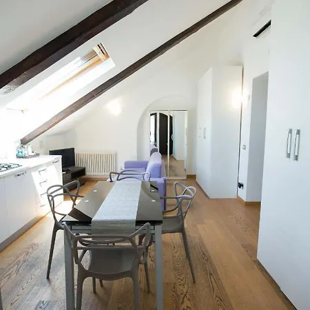 Apartment Napolidays Mansarda Nicola *