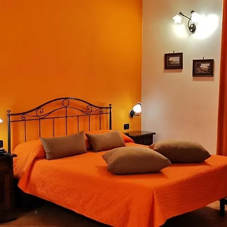 מלון Neapolis 3*