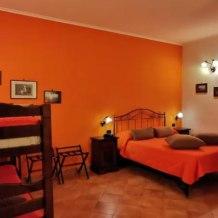 מלון Neapolis 3*