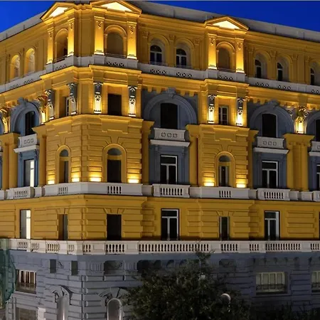 Fafgrandsuitenapoli * Nápoles