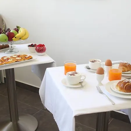 Hotel Art Piazza Carita' 4*