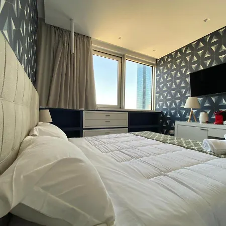 2b Fifteen Floor Neapol