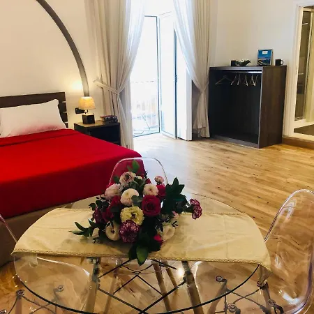 Domus 25 Неаполь