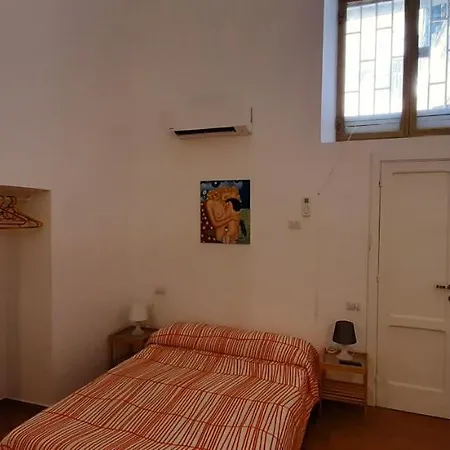 Casa Laura Oliva Mancini Bed & Breakfast