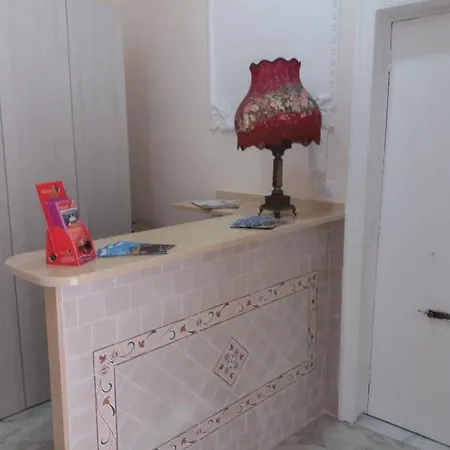 Nocleg ze śniadaniem B&bhotel Emmanuel Neapol
