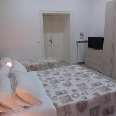 B&bhotel Emmanuel Nocleg ze śniadaniem *