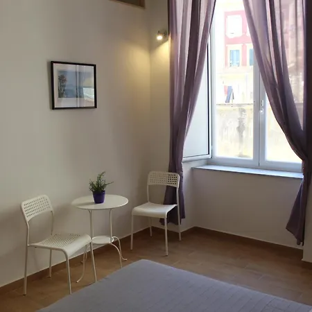Bed & Breakfast Casa Laura Oliva Mancini Napoli
