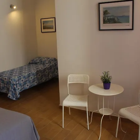 Bed & Breakfast Casa Laura Oliva Mancini *