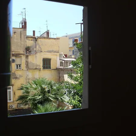 Casa Laura Oliva Mancini * Napoli