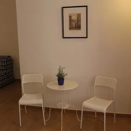 Casa Laura Oliva Mancini * Napoli
