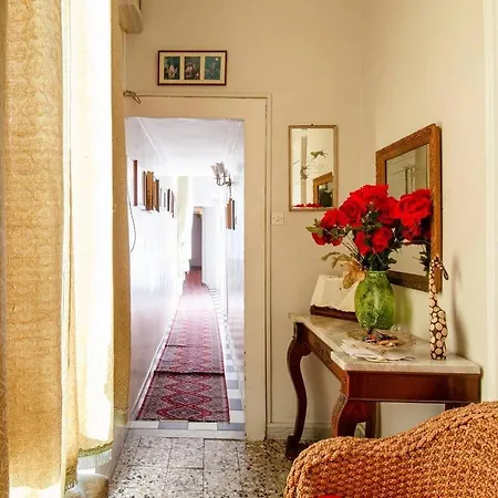 La Casa Di Nina Naples