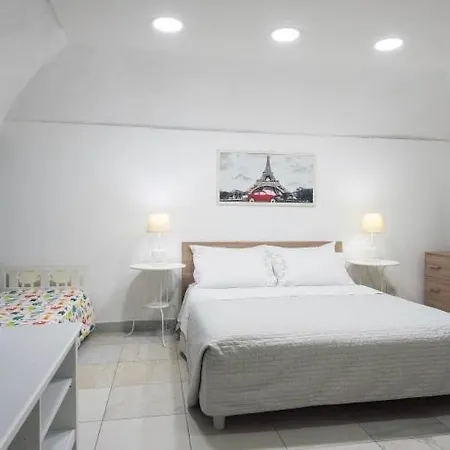Graphite House Naples