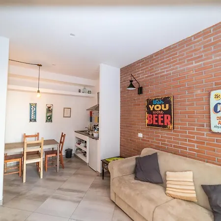 Alice In Wonderland Apartmán