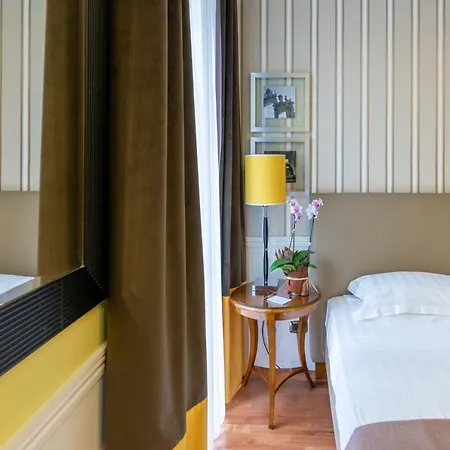 Palazzo Turchini 4* Nápoles