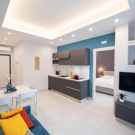 Center - E Apartmán Neapol
