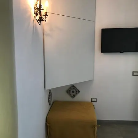 International נאפולי