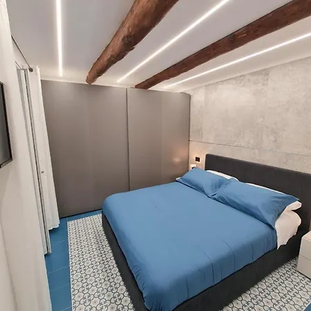 Apartment Chiaja Lux House Naples