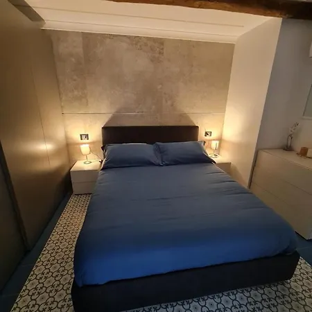 Apartment Chiaja Lux House