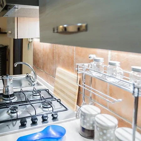 Domus Ugo Apartment