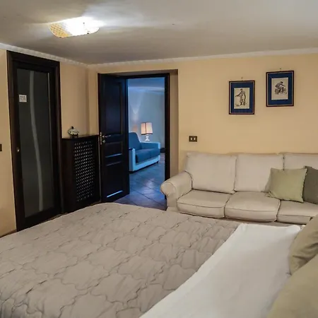 Domus Ugo Apartment